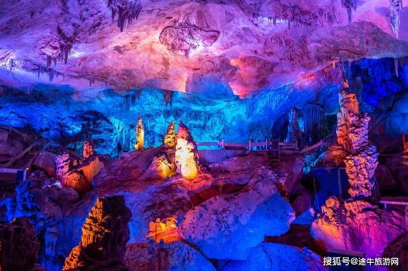 关于上海畅兴贸易有限公司、上海鑫圭晶光电科技有限公司违反海关监管规定行政处罚决定书