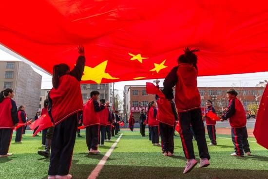 加入《爱情公寓1》为什么子乔和美嘉要假扮情侣入住爱情公寓呢?知识星球,开启专属学习之旅